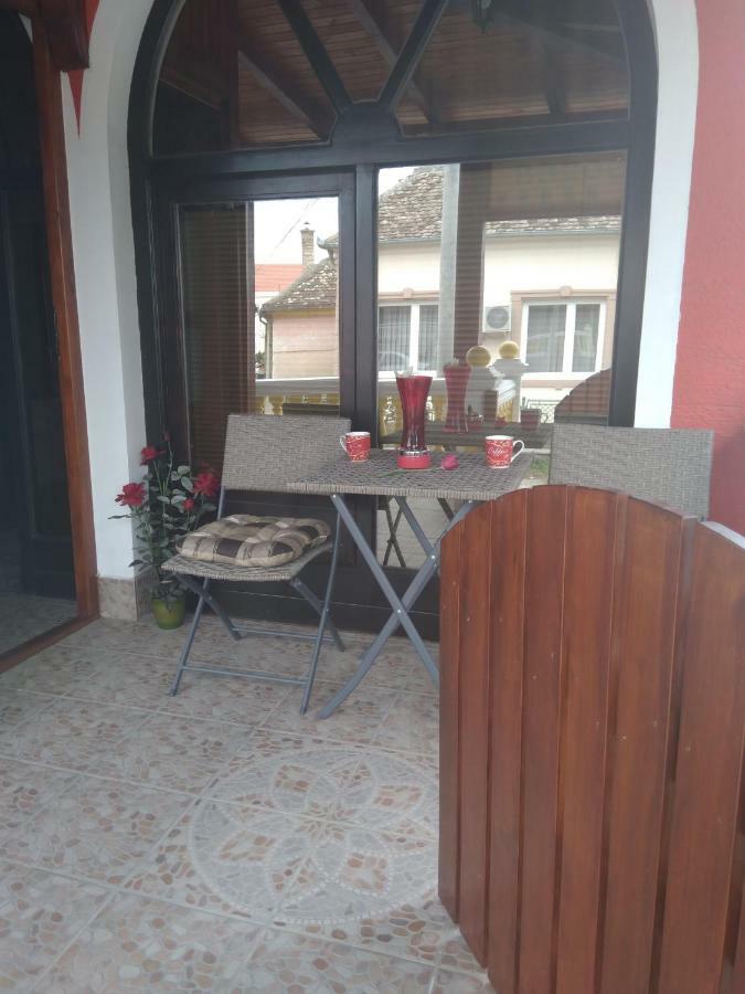 Apartments Barocco Golubăţ Exterior foto
